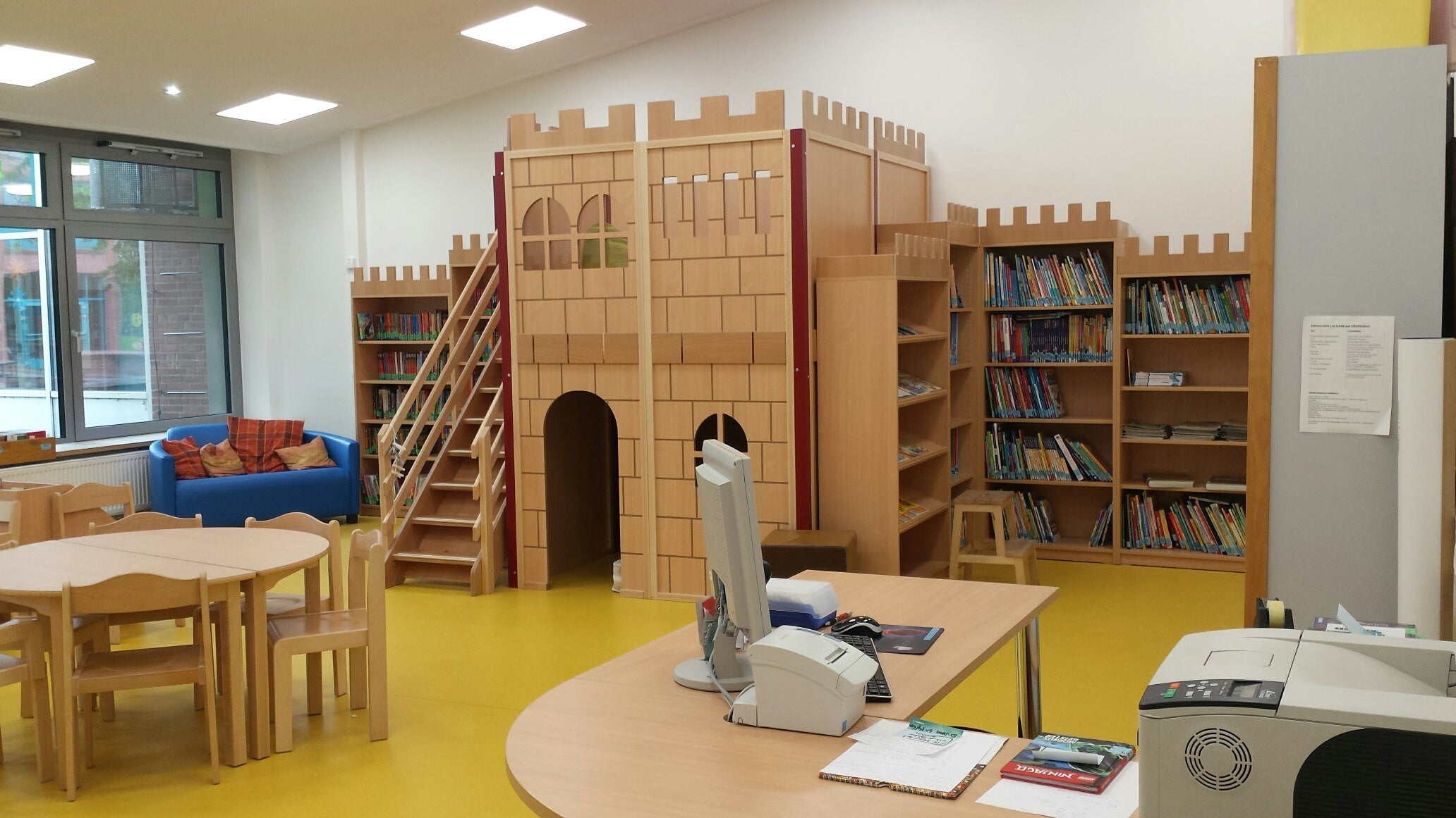 Kita-Möbel Kindergartenmöbel Naturholz spielburg Kita-Ausstattung